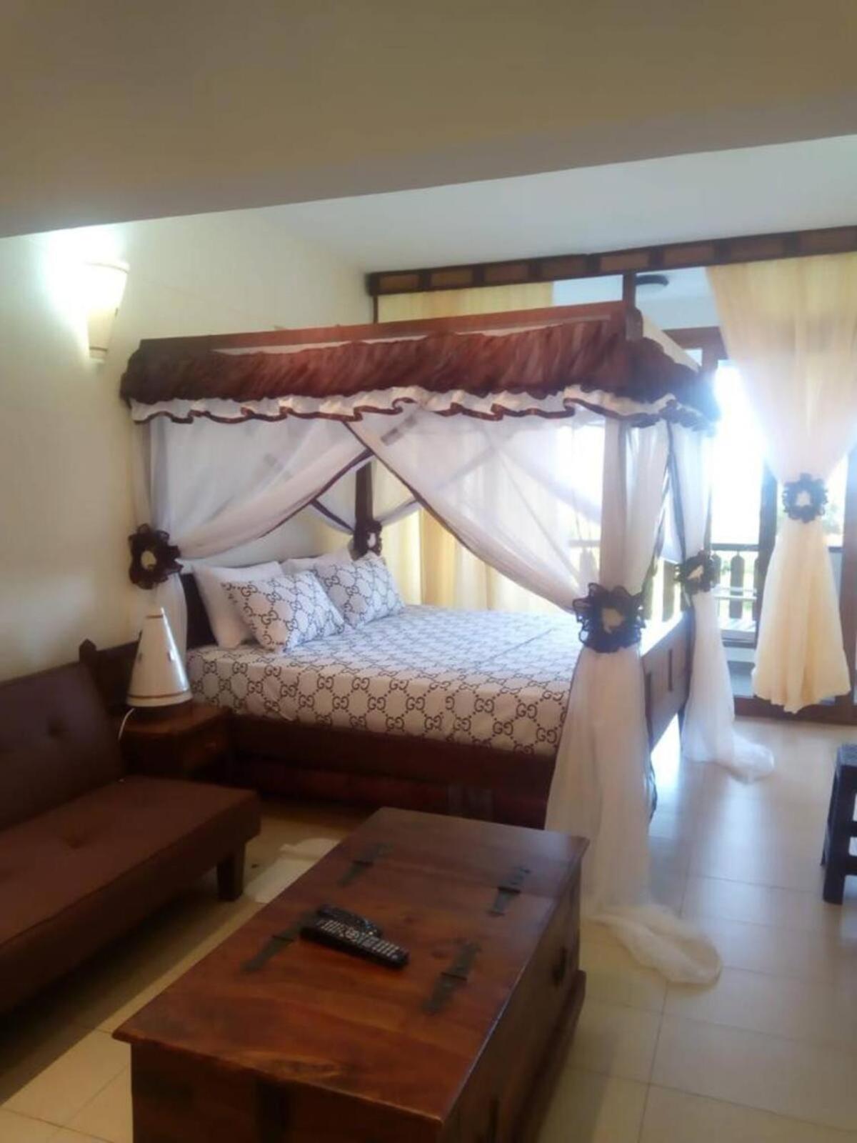 Golden Sands Resort Diani Beach Kültér fotó